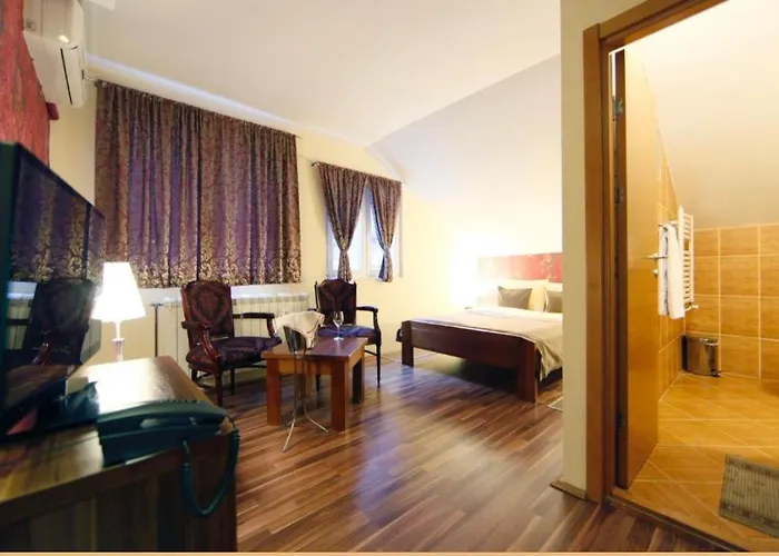 Square Gostinjska kuća